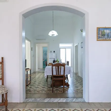 Casa Estilo Espanol ヴィラ